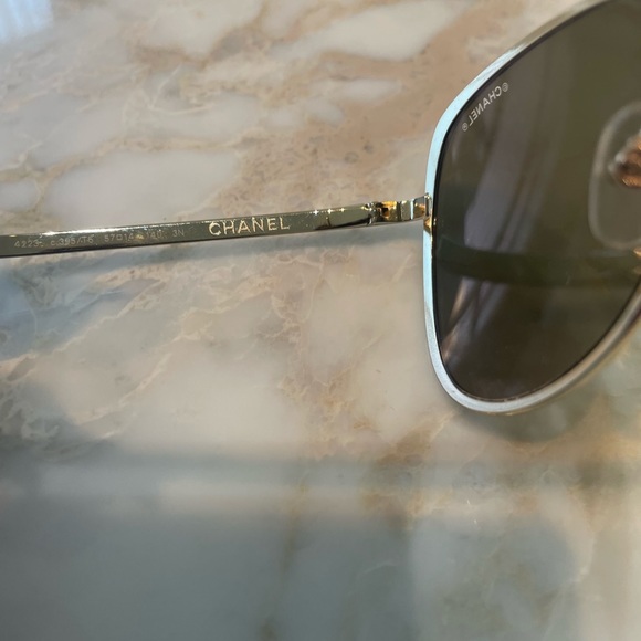Chanel Gold Mirror Aviator Sunglasses. Excellent like new condition. - Picture 7 of 12